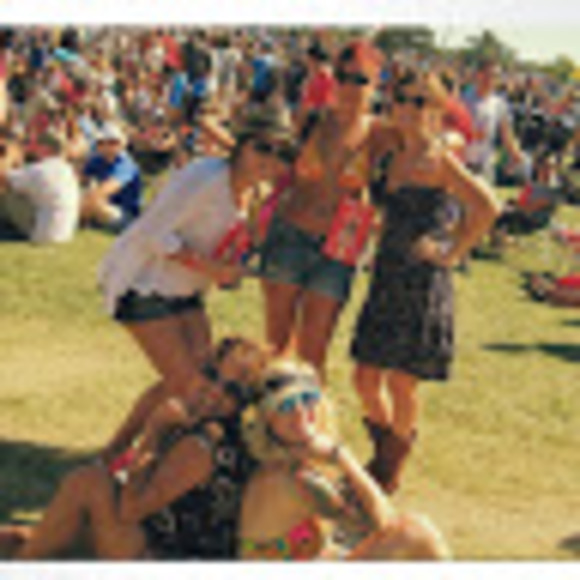 Meet your Posher, Lauren - Picture 1 of 1